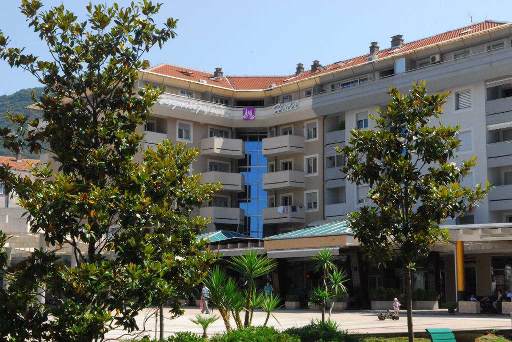Hotel Magnolia Тиват Екстериор снимка