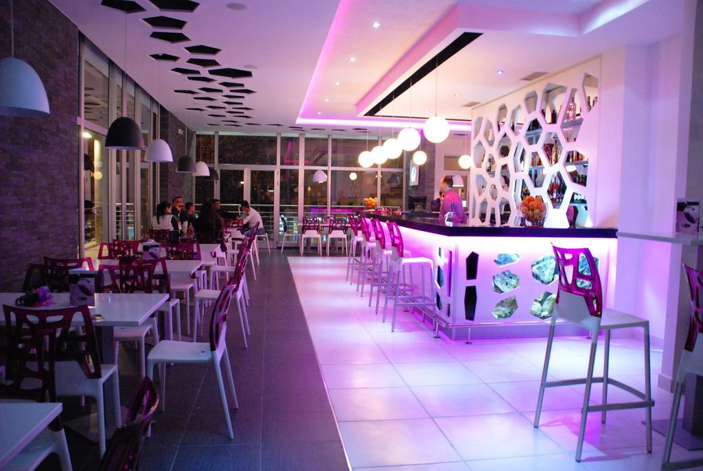 Hotel Magnolia Тиват Екстериор снимка