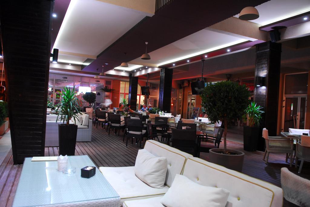 Hotel Magnolia Тиват Екстериор снимка