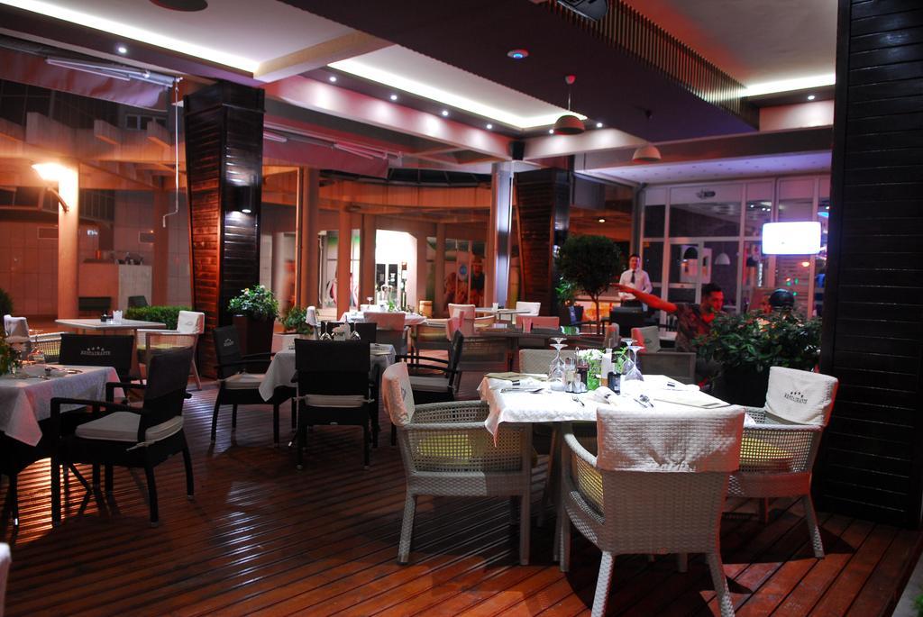 Hotel Magnolia Тиват Екстериор снимка