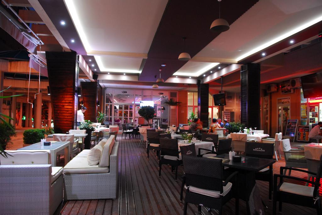 Hotel Magnolia Тиват Екстериор снимка