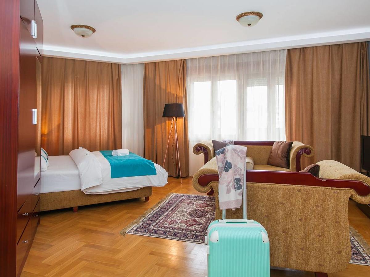 Hotel Magnolia Тиват Екстериор снимка