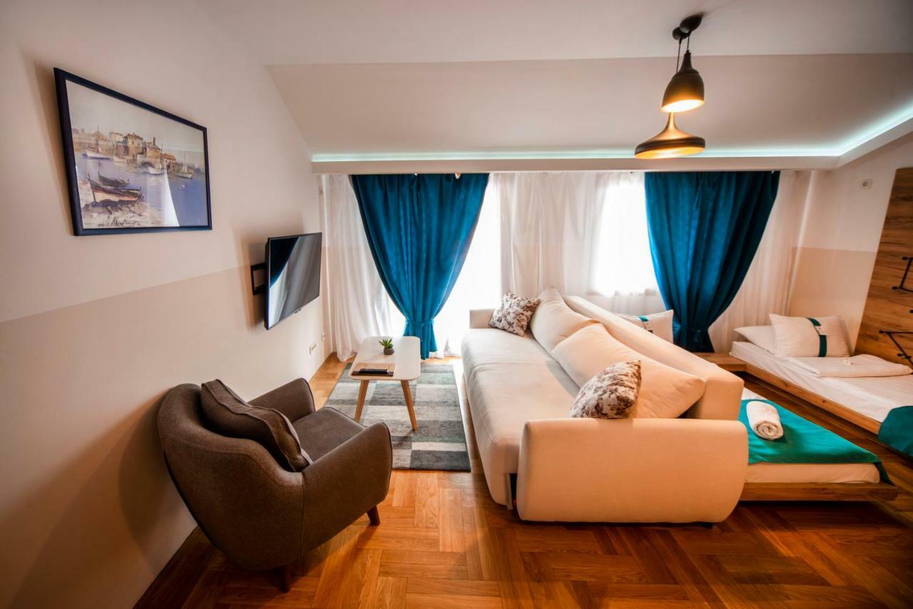 Hotel Magnolia Тиват Екстериор снимка