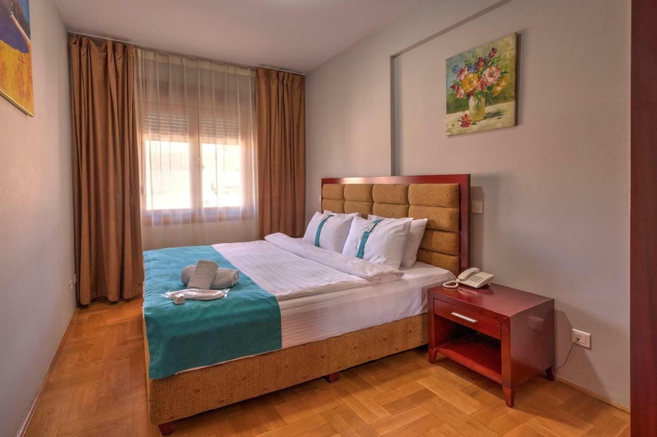Hotel Magnolia Тиват Екстериор снимка