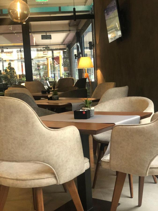 Hotel Magnolia Тиват Екстериор снимка