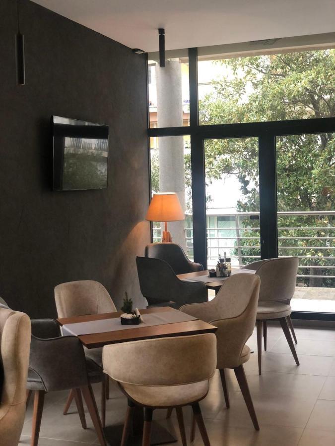 Hotel Magnolia Тиват Екстериор снимка