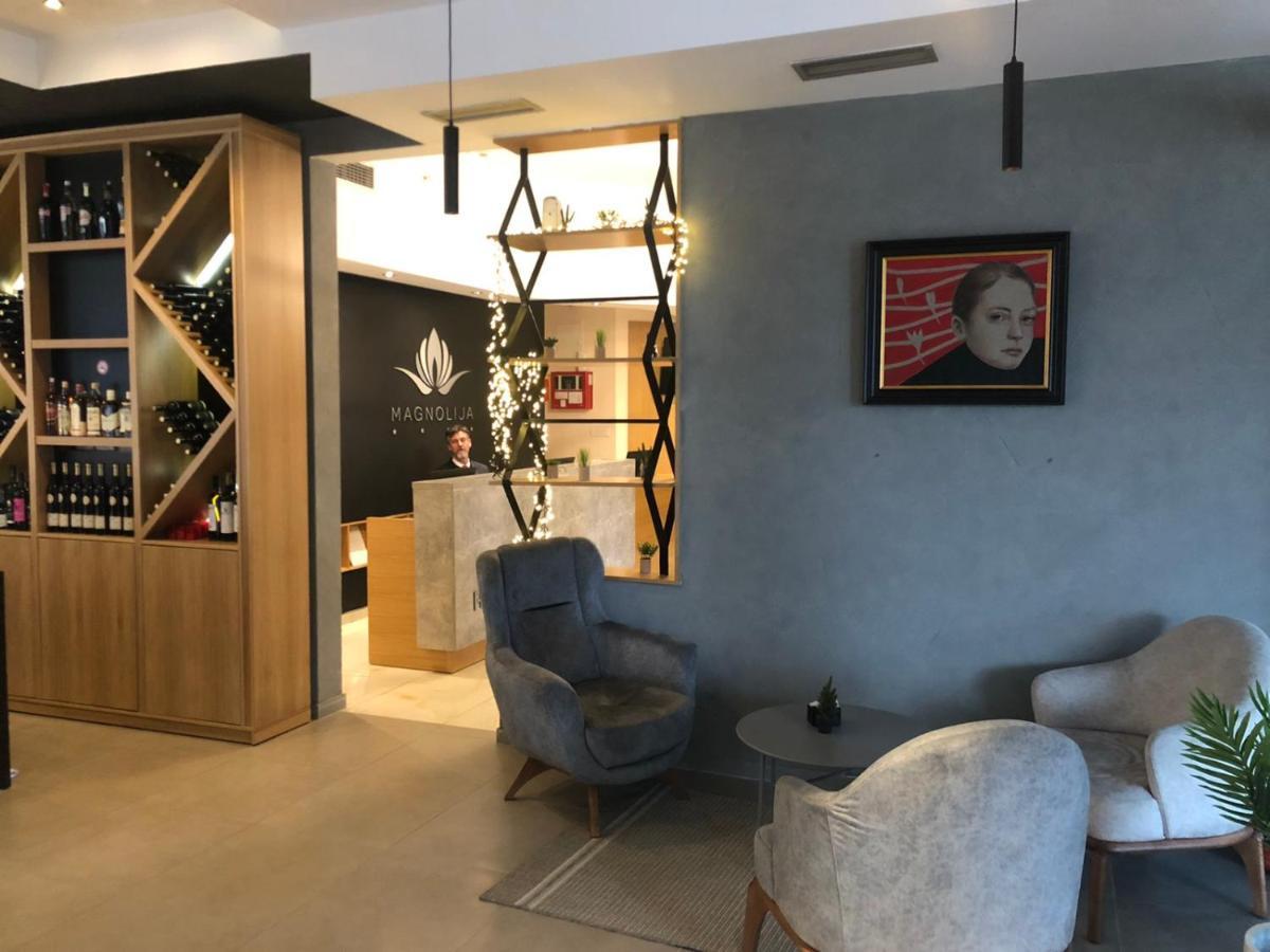 Hotel Magnolia Тиват Екстериор снимка