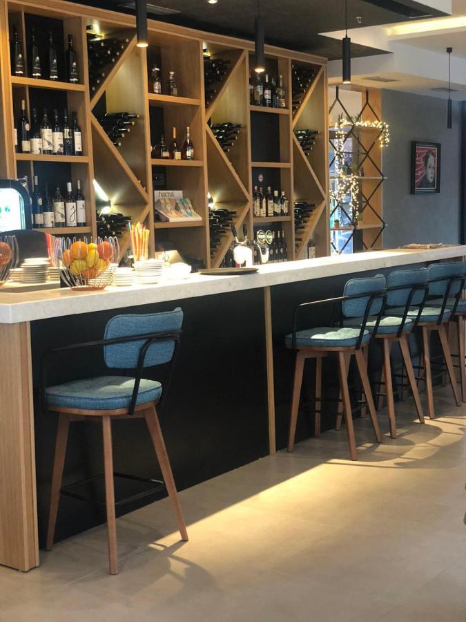 Hotel Magnolia Тиват Екстериор снимка