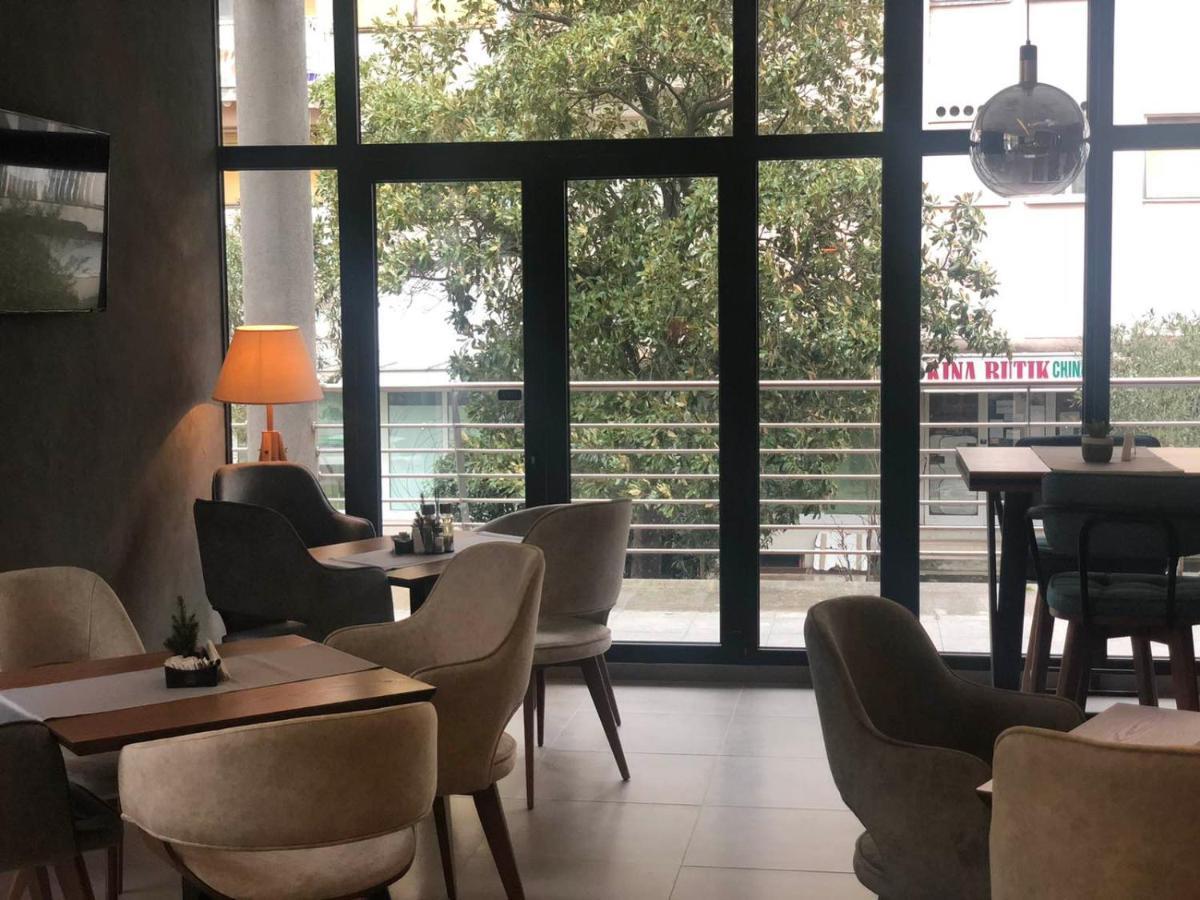 Hotel Magnolia Тиват Екстериор снимка